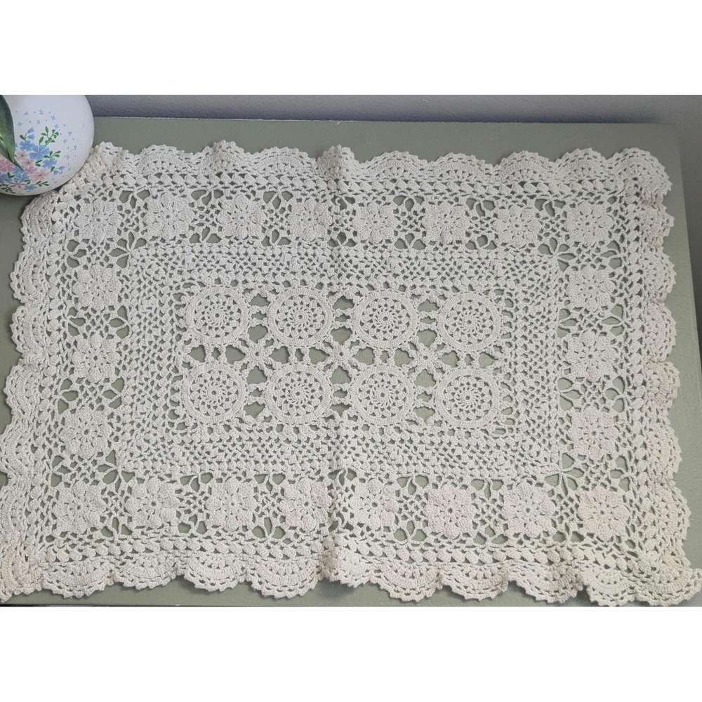 Vintage Handmade Crochet Lace Doily Table Topper‎ Floral Cottage Decor